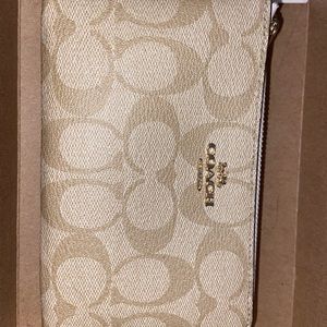Coach Wristlet. Brand new